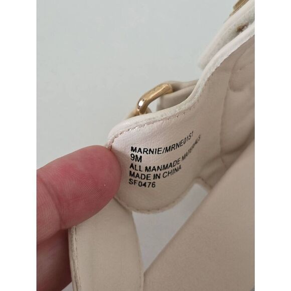 Steve Madden Slingback Sandal in Bone Size 9 Gold Detail Hook and Loop Closure - Picture 8 of 10